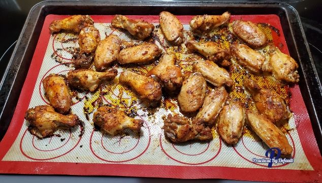 cooked chicken wings 